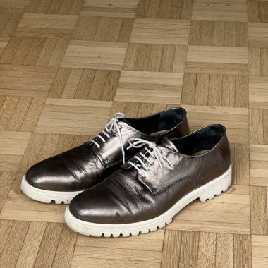 Lederschuhe Metallic/Bronze mit heller Sohle
