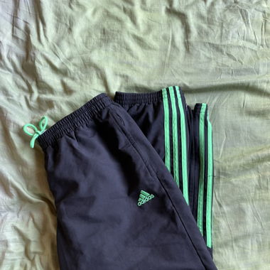 Nike trackpants green