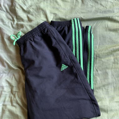 Nike trackpants green