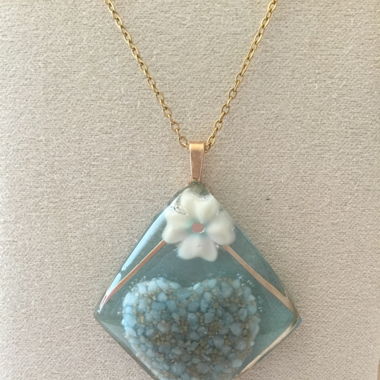 Collier avec pendentif 