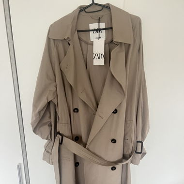 Zara Trenchcoat neu