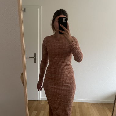 Vestito in caldo rosso-arancione
