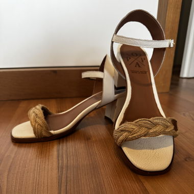 Sommerschuh mit absatz