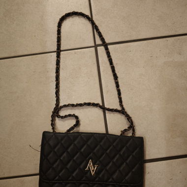 Black chain shoulder bag