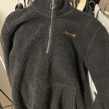 black sherpa zip pullover - size M