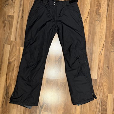 Black ski pants