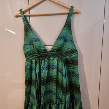 Kleid in Grün aus Seide