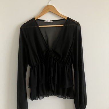 Mesh ruffled top