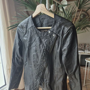 Schöne Lederjacke / Belle Veste en cuir 