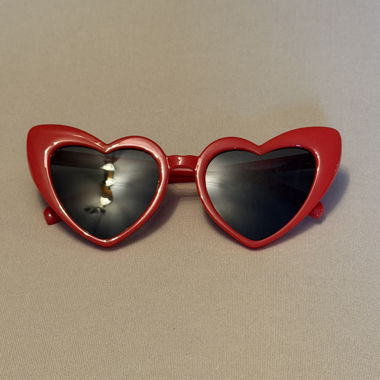 Herz-Sonnenbrille rot