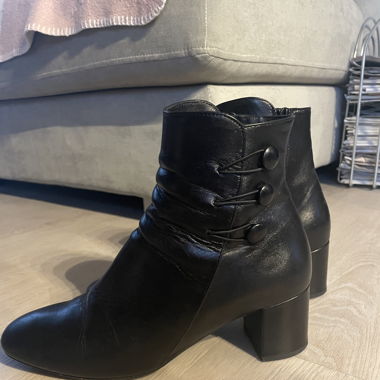 schwarze Pumps 