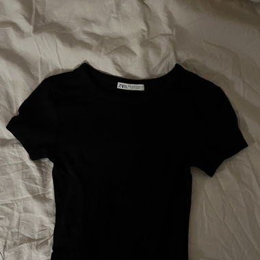 black crop top