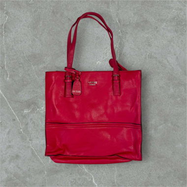 beautiful vintage guess bag in red