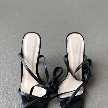 BLACK STRAP HEELS - BEBO
