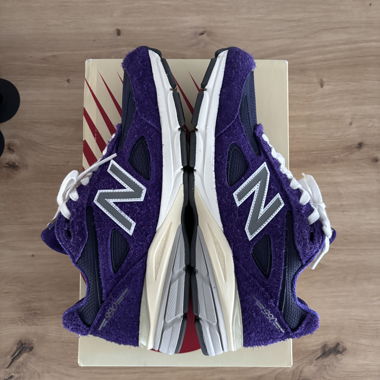 New Balance 990v4