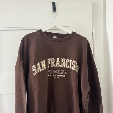 Braunes Sweatshirt