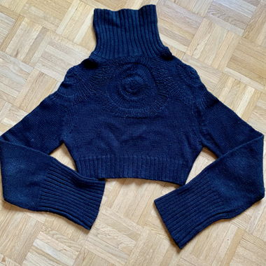 Schwarzer Rollkragenpullover