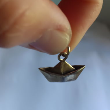 Metal boat charm