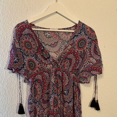Farbiges Kleid