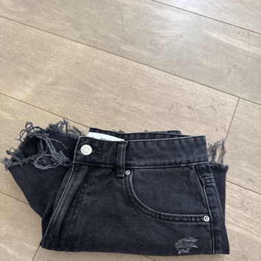 Short Black Jeans