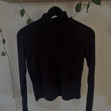 Pull col roulé noir