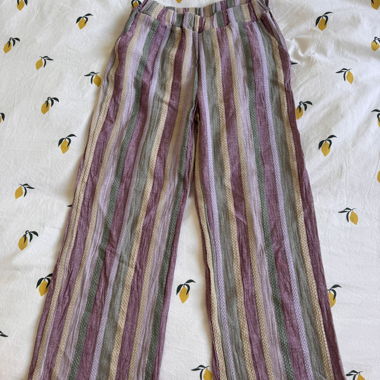 Gestreifte Strick-Hose mit weitem Bein