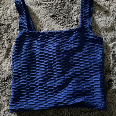 Débardeur bleu texturé