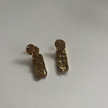 Elegant gold dangle earrings