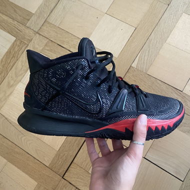 nike kyrie 7 basketball 42