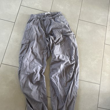 Cargo gris en matière légère 