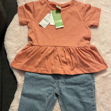 Hose und T-Shirt für Babys Grösse 86