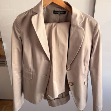 Beige Hose und Blazer Sandro Ferone