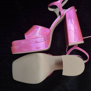Sandali con plateau rosa