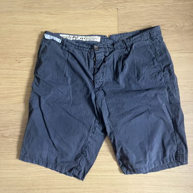 Dunkelblaue Shorts