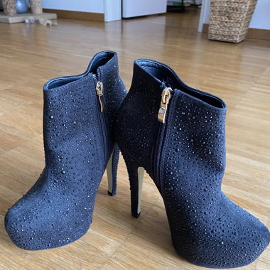 Schwarze Highheels mit Glitzer ✨