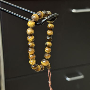Bracelet perlé avec pierres précieuses marron et noires