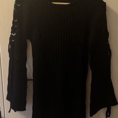 Strickkleid mit Schnürung – figurbetont 36/38