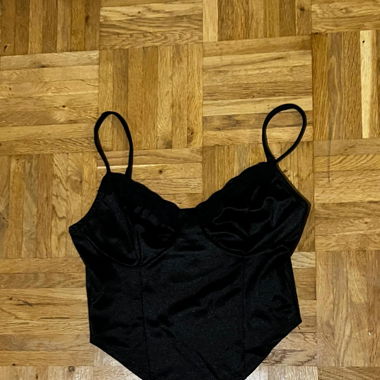 Schwarzes crop top