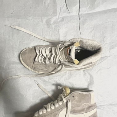 Nike Blazer Mid ’77 Vintage – Grau (Wildleder)