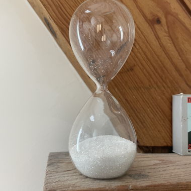 Sablier en verre blanc brillant