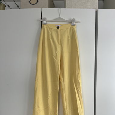 Bershka Stoffhose gelb