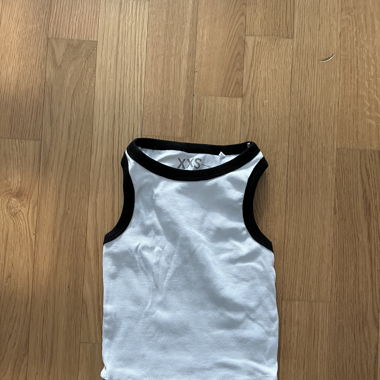 xxs New yorker crop top