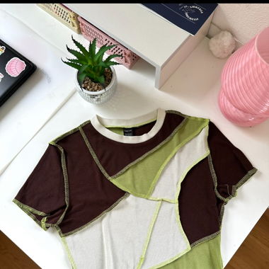 T-shirt green