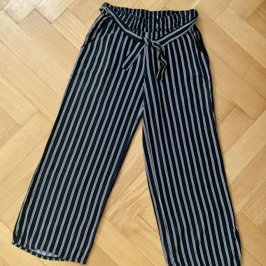 Loose pants back/white stripes