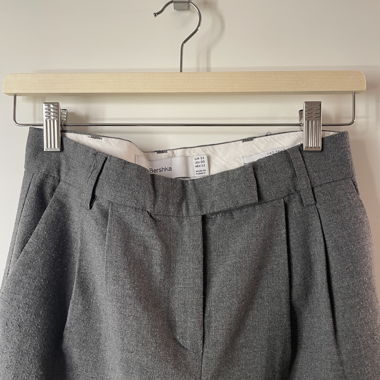 Pantalon gris Bershka