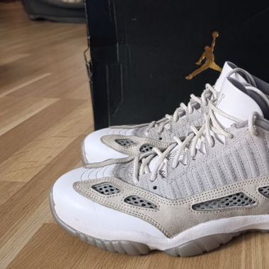 Air Jordan 11 Low IE 
