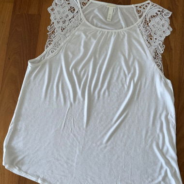 Haut en dentelle blanche gr. L haut d’été blanc