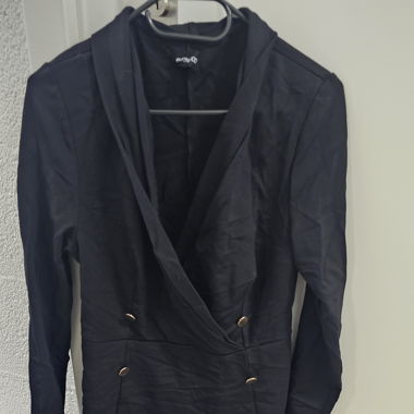 Robe noire type blazer