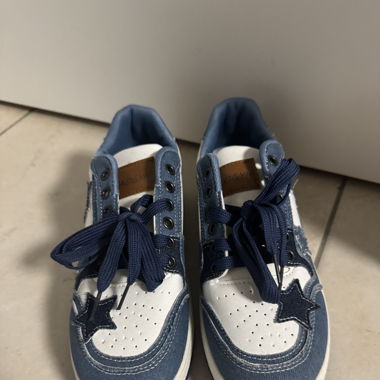 Sneaker
