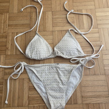Weisses Triangel-Bikini-Set
